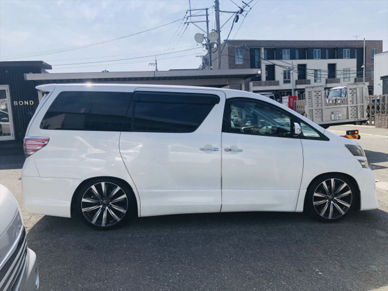 VELLFIRE-19