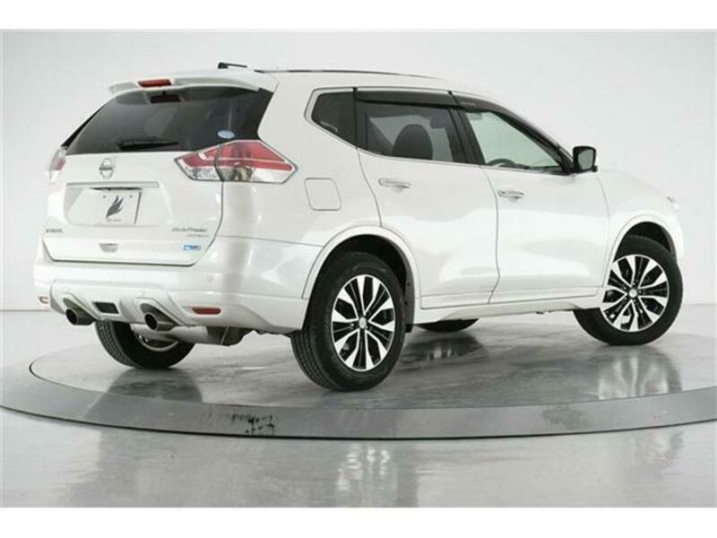 X-TRAIL-1