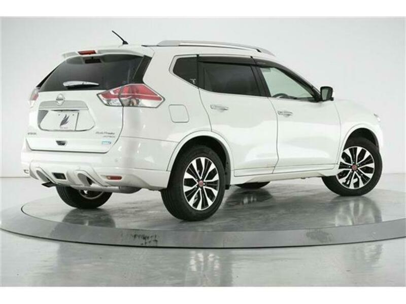 X-TRAIL-1