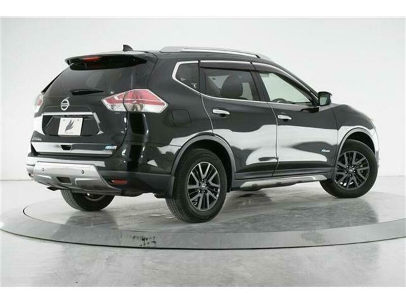 X-TRAIL-1