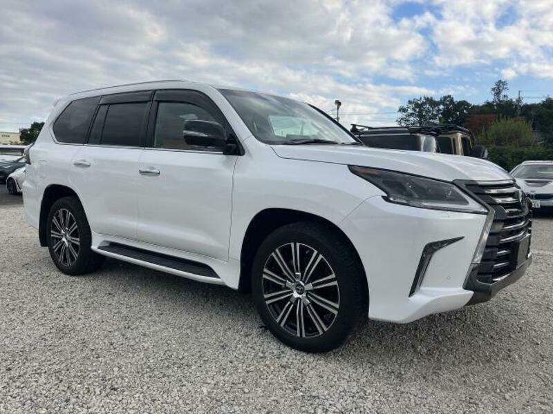 LEXUS　LX