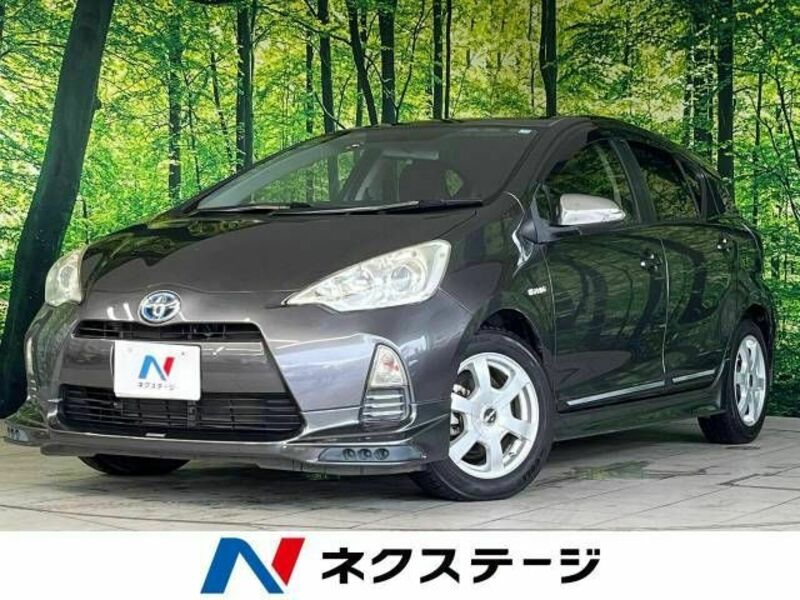 TOYOTA　AQUA