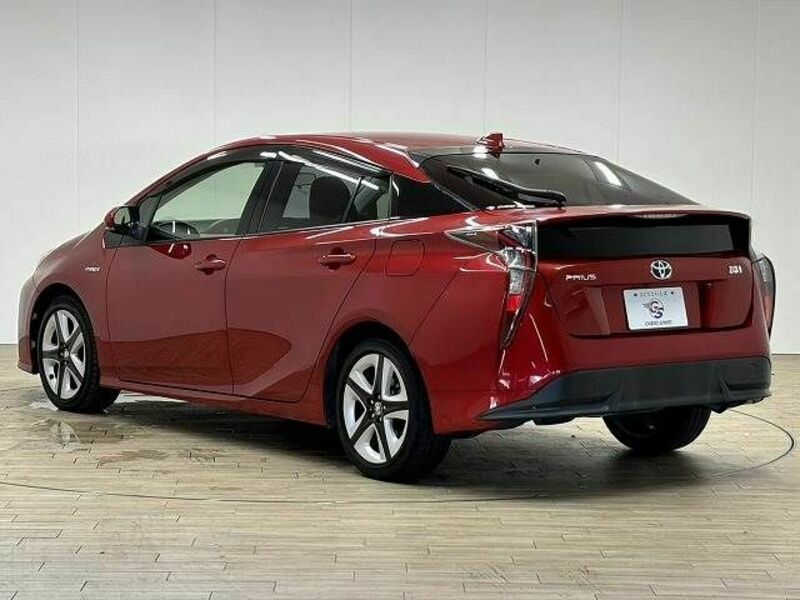 PRIUS-16