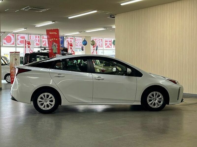 PRIUS-16