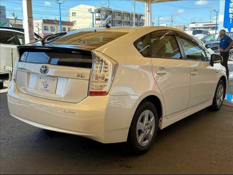 PRIUS-15