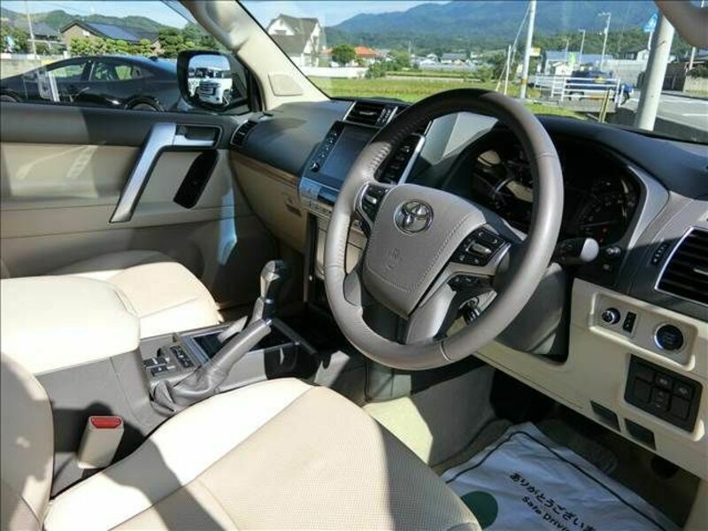 LAND CRUISER PRADO-9