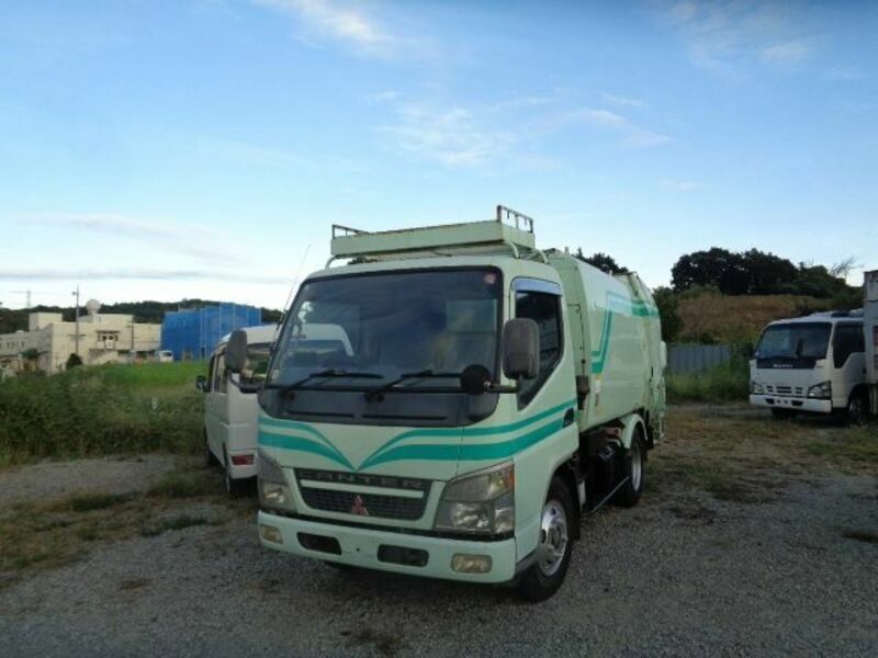 MITSUBISHI　CANTER