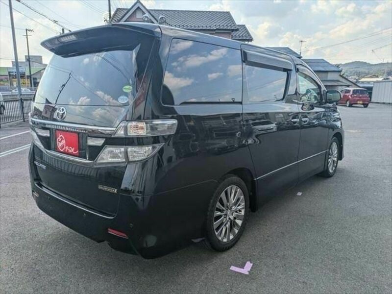 VELLFIRE-17