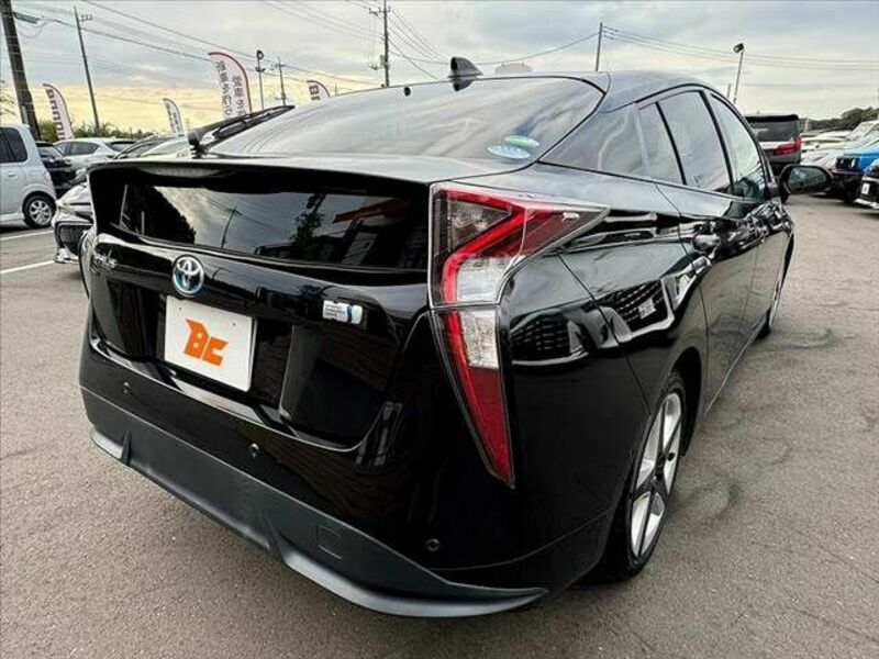 PRIUS-12