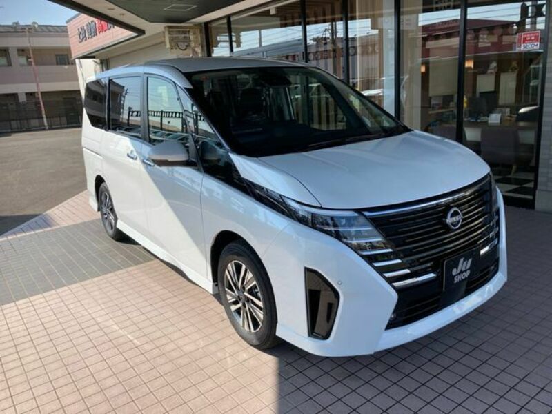 NISSAN　SERENA