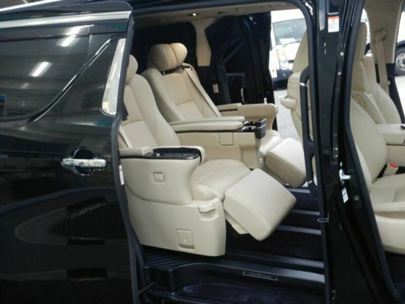 VELLFIRE-5