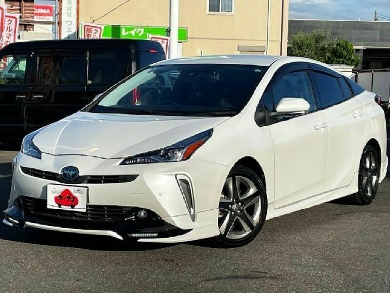 TOYOTA　PRIUS