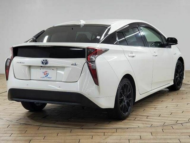 PRIUS-15