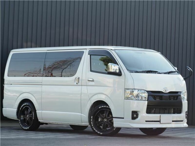 TOYOTA　HIACE VAN