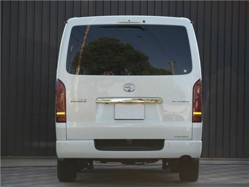 HIACE VAN-13