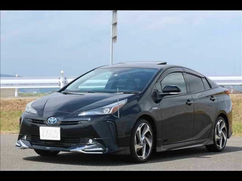 TOYOTA　PRIUS