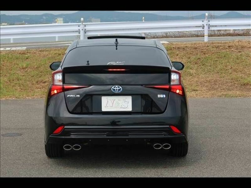 PRIUS-3