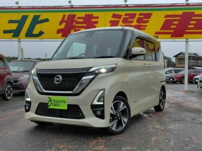 NISSAN　ROOX