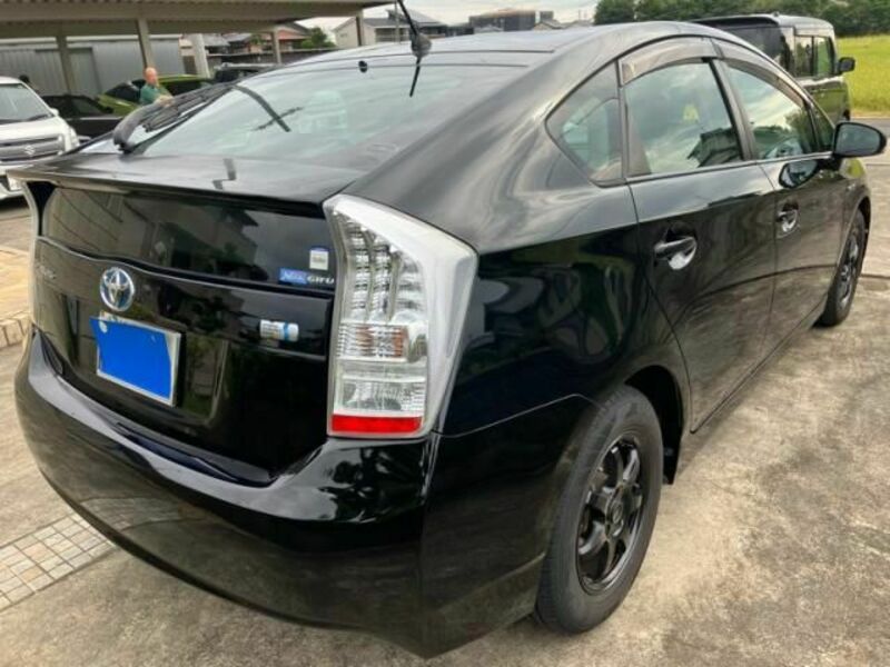 PRIUS-4