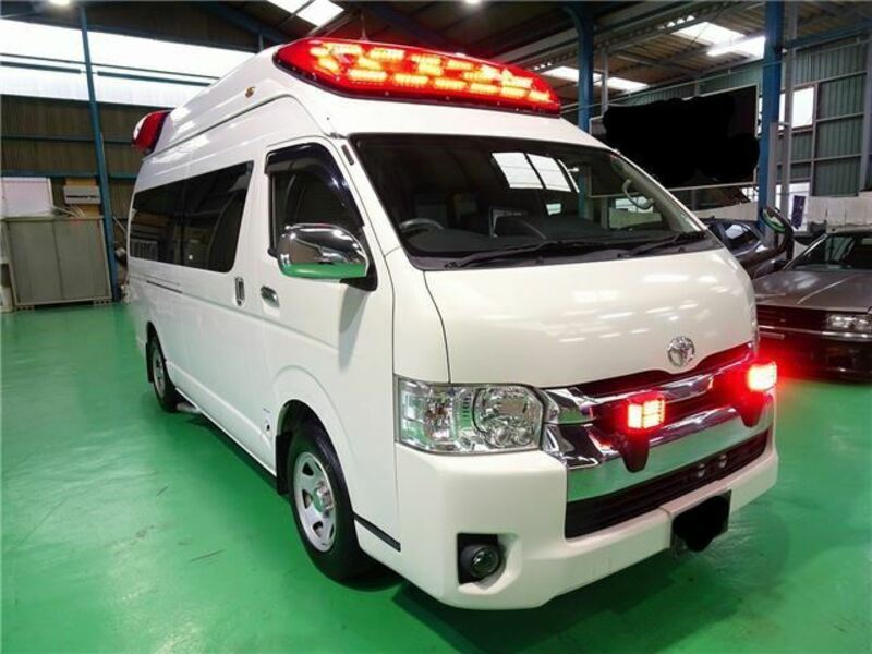 TOYOTA　HIACE