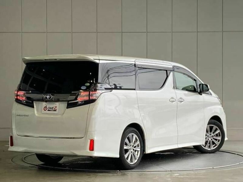 VELLFIRE-1