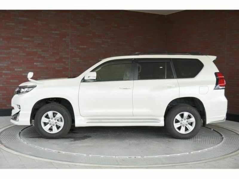 LAND CRUISER PRADO-2