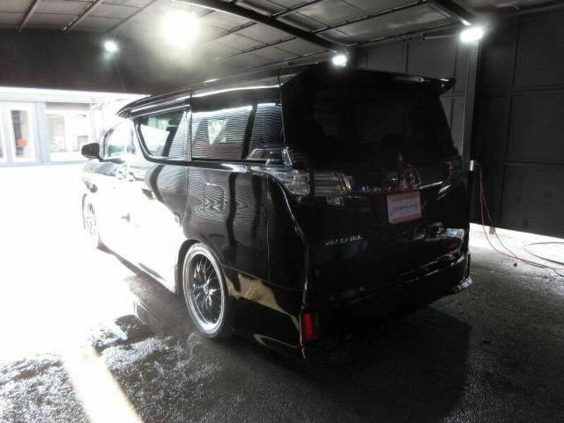 VELLFIRE-4