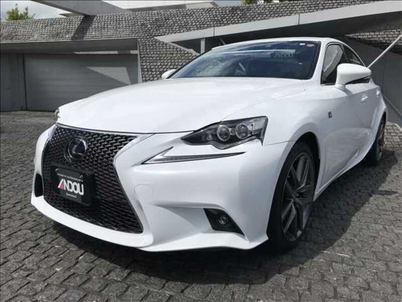 LEXUS　IS