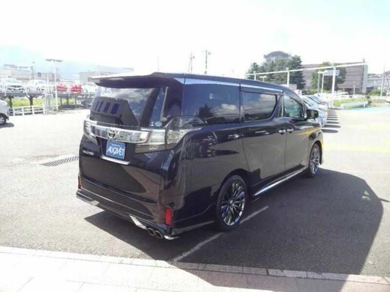 VELLFIRE-1