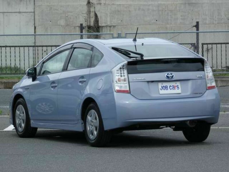 PRIUS-3