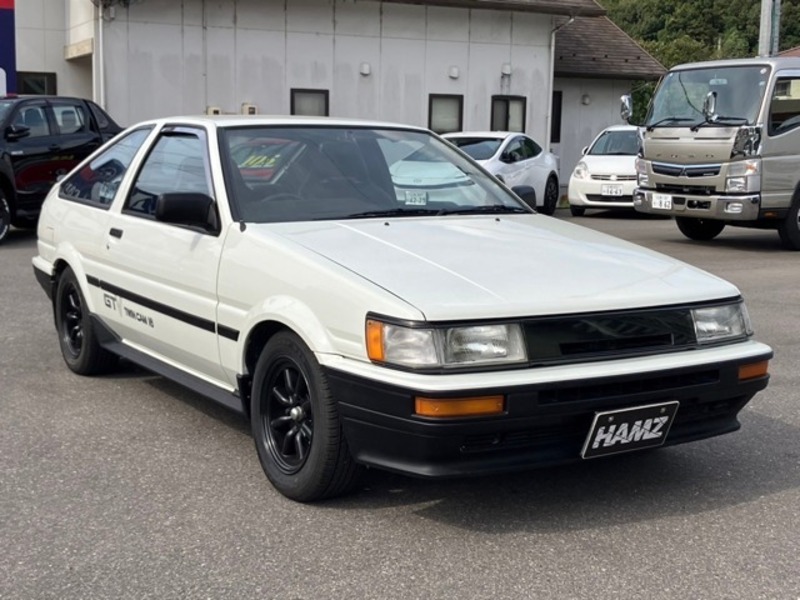 TOYOTA　COROLLA LEVIN