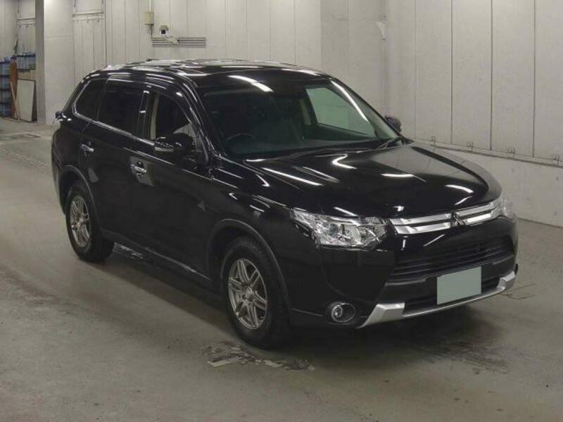 MITSUBISHI　OUTLANDER