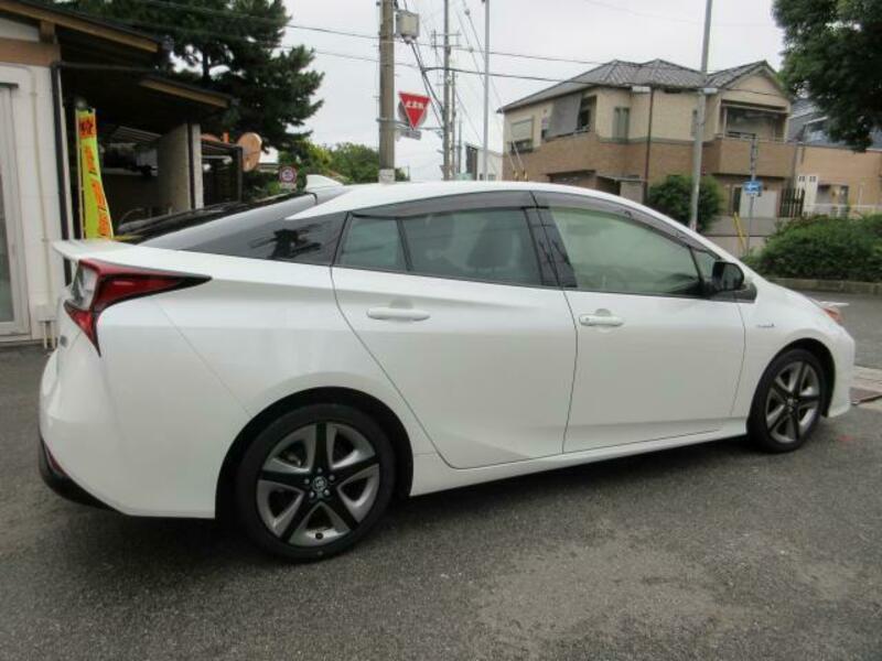 PRIUS-3