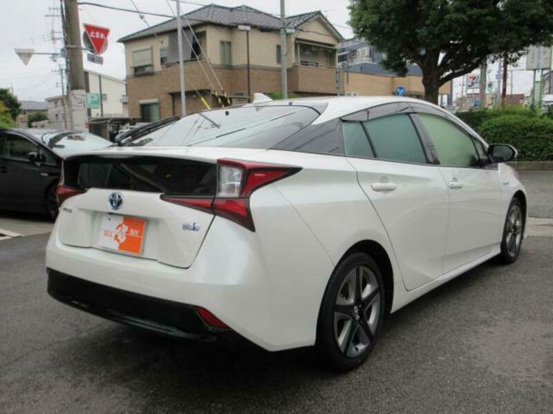 PRIUS-13