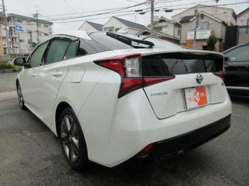 PRIUS-14