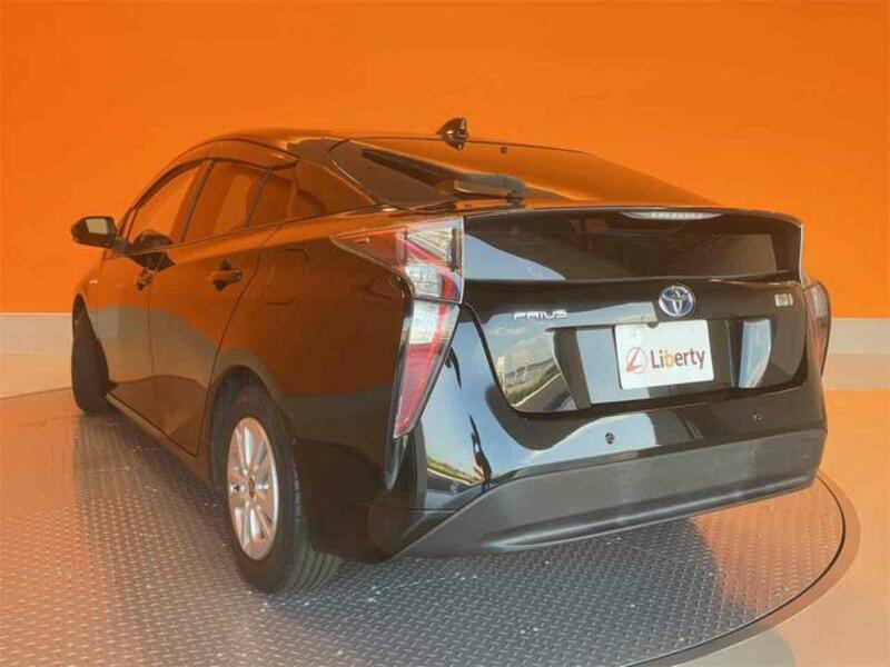 PRIUS-16