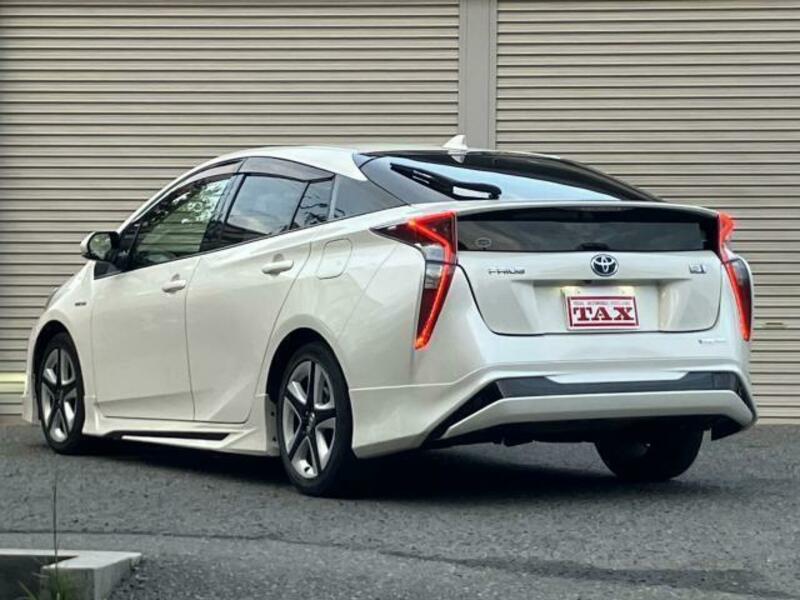 PRIUS-8