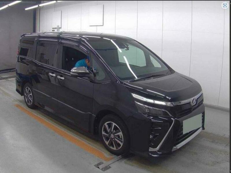 TOYOTA　VOXY