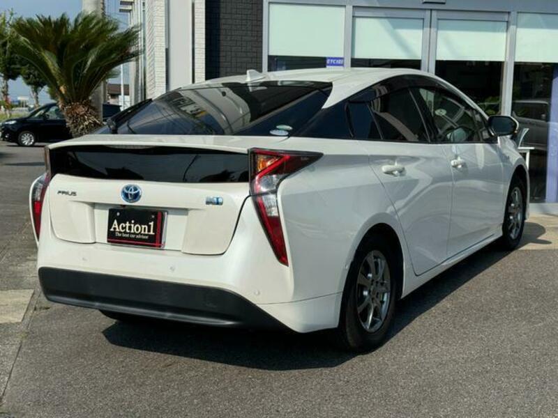 PRIUS-14