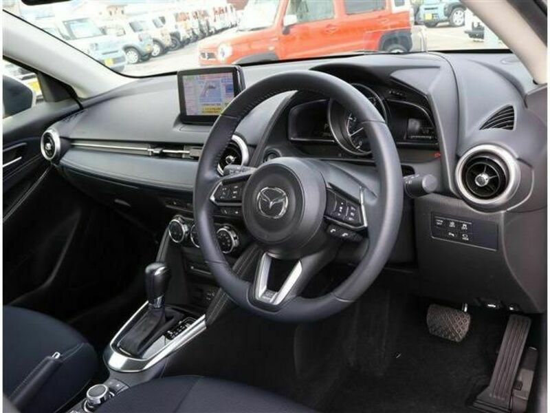 MAZDA2-8