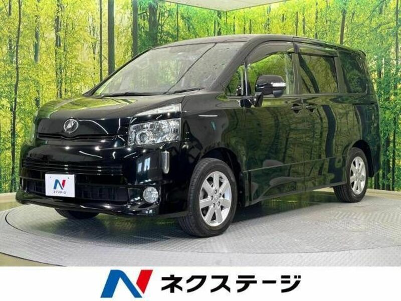 TOYOTA　VOXY