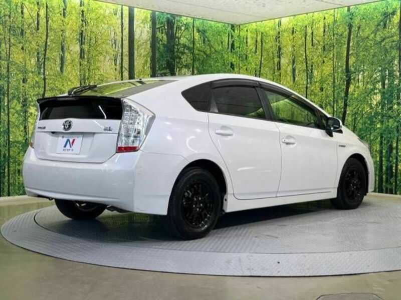 PRIUS-17