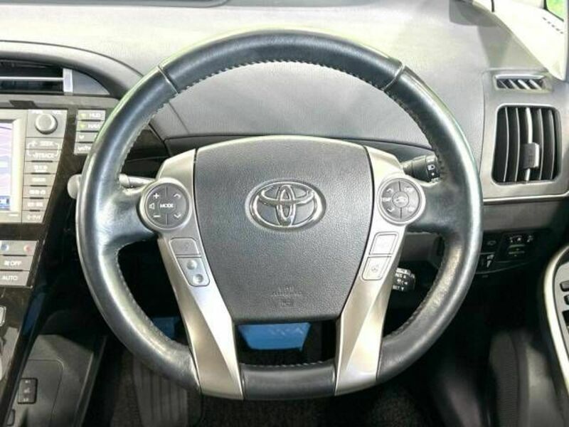 PRIUS PHV-13