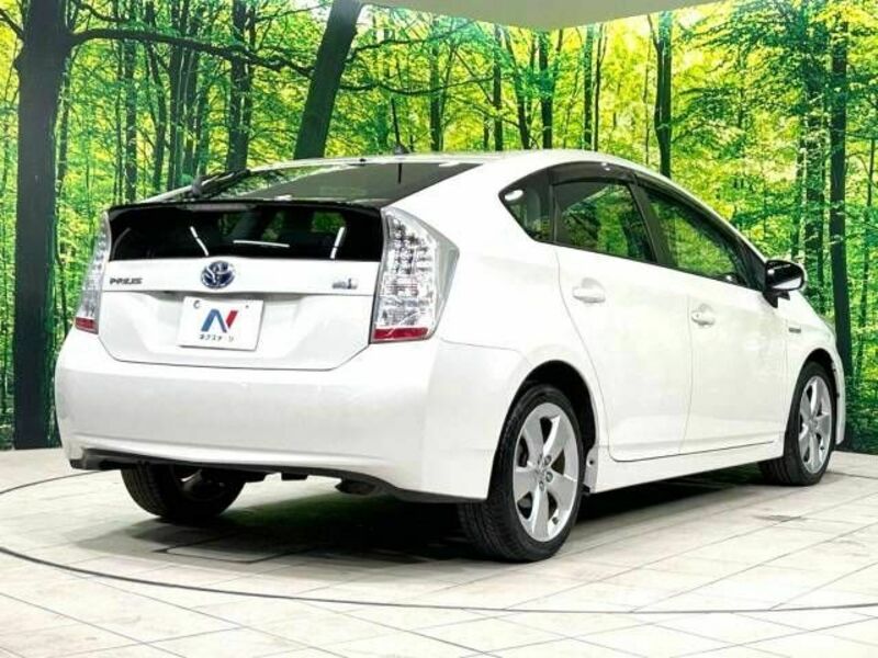 PRIUS-17