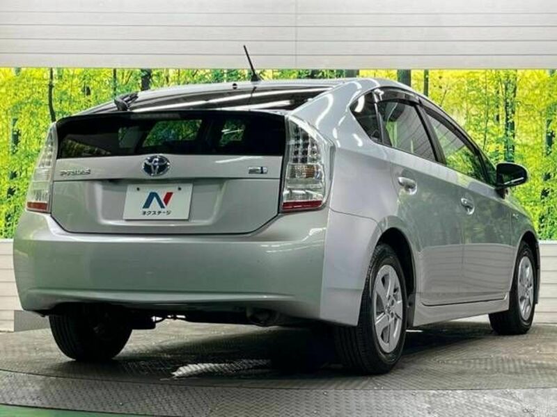 PRIUS-17