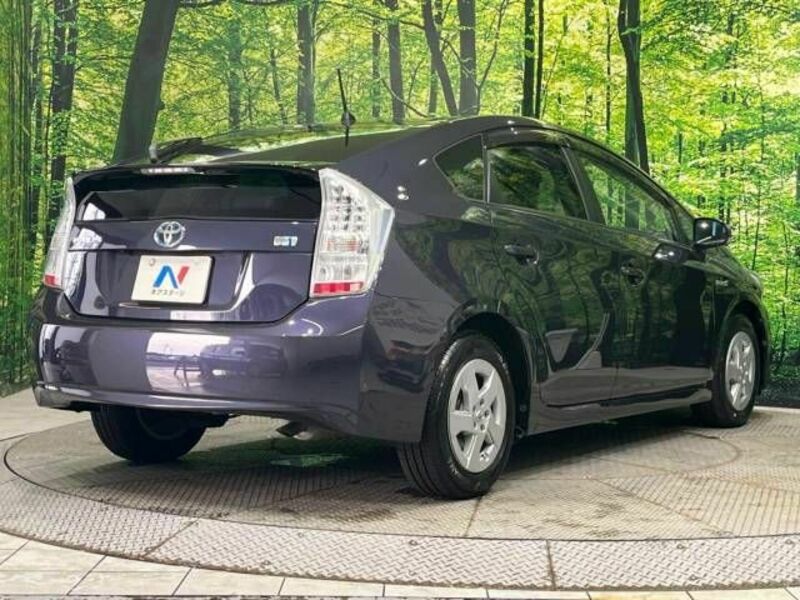 PRIUS-17