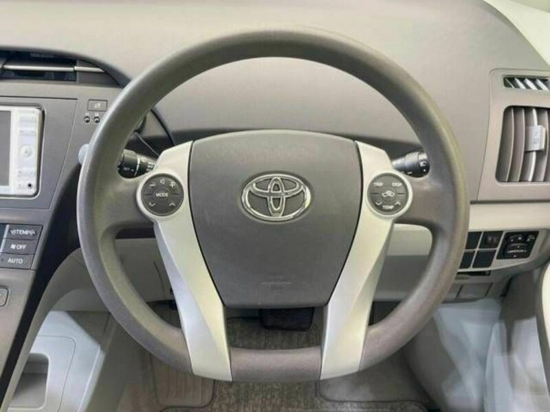 PRIUS-11