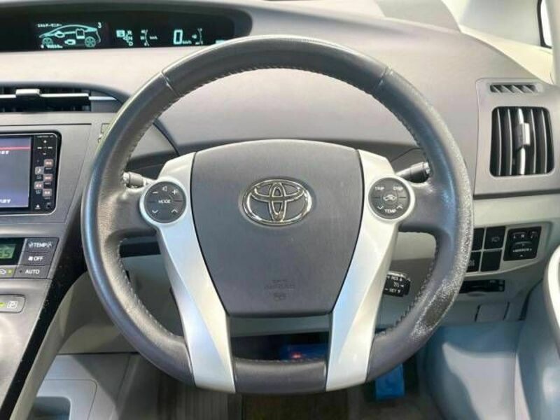 PRIUS-11