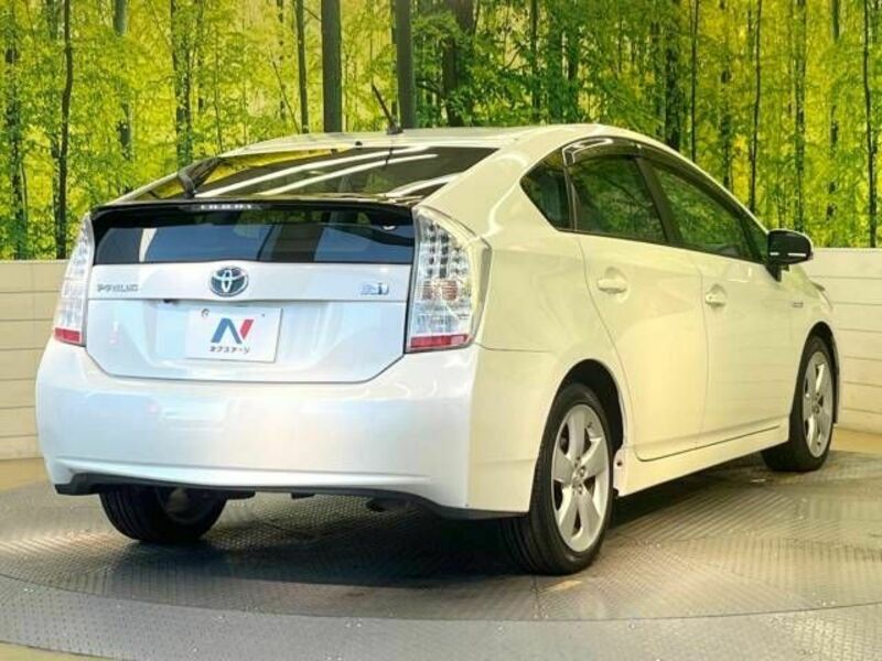 PRIUS-17