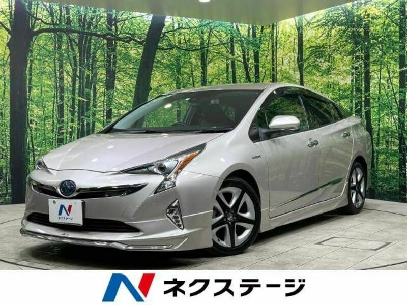 TOYOTA　PRIUS